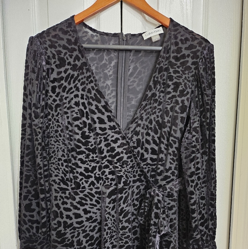 Calvin Klein Black Leopard Print Velvet Chiffon Midi Dress Long Sleeve Slit M. - Picture 9 of 11
